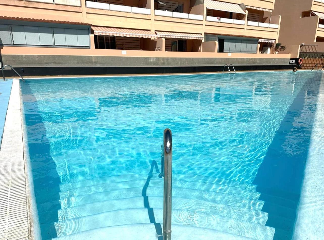 Los Cristianos Piscina Y Terraza Exterior foto