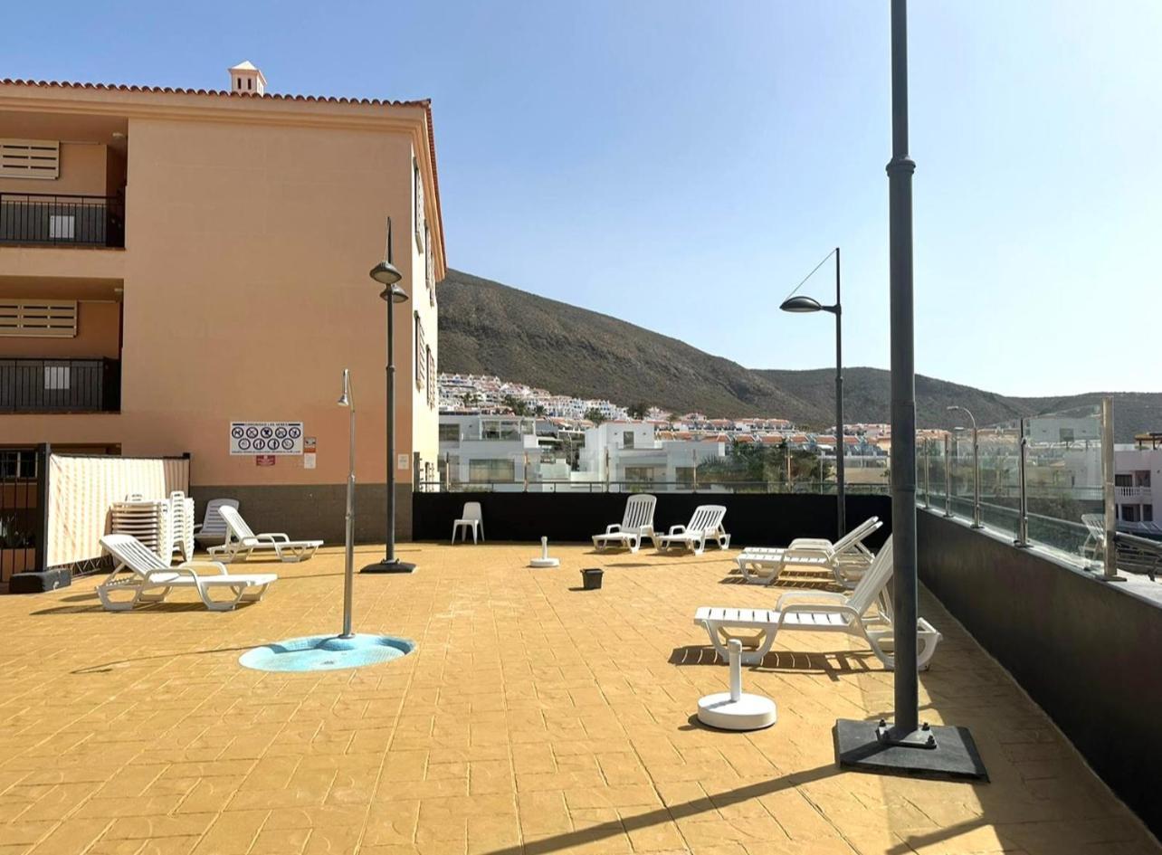 Los Cristianos Piscina Y Terraza Exterior foto